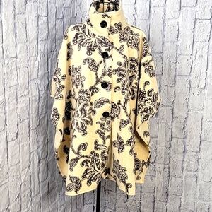 LE MODA Black and Cream Floral Button Up Fleece Cape Poncho OS‎